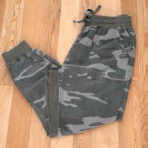 Splendid Camo Joggers M